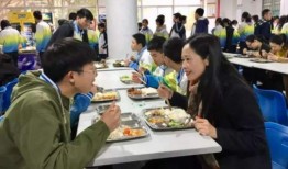 天津配餐爆料原视频,揭露后厨卫生黑幕，食品安全引关注